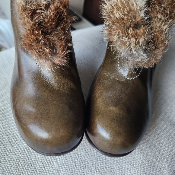 John Fluevog Fox Olive Green Fur Booties - Picture 3 of 15